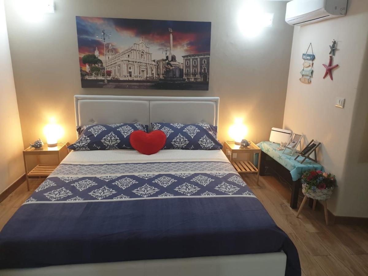 Апартаменти Viky House Катанія Екстер'єр фото